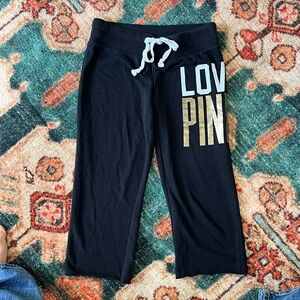 Victoria's Secret PINK sweat cozy capris pants for juniors / women's.